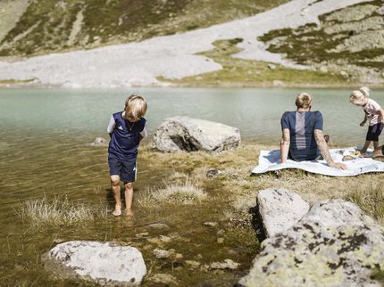 Entdecken Sie die Tiroler Bergseen. Entdecken Sie die Tiroler Bergseen.