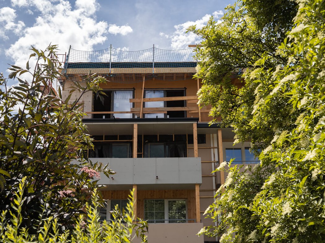 Firstfeier am Zimmerflügel Firstfeier am Zimmerflügel