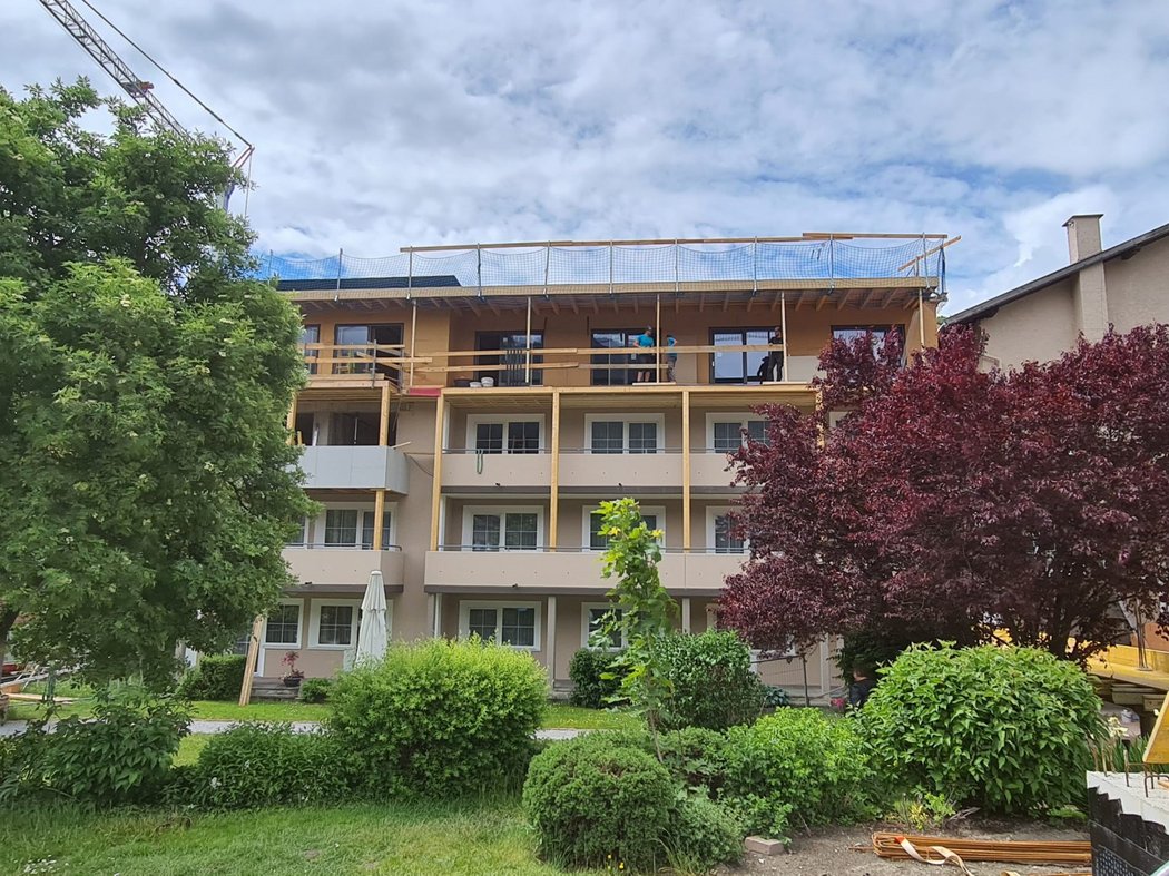 Firstfeier am Zimmerflügel Firstfeier am Zimmerflügel